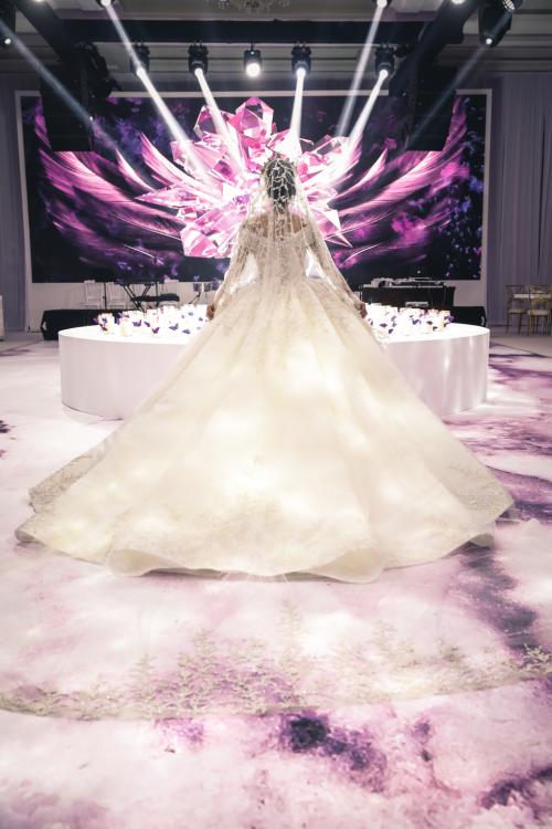 Luxury Ball Gown Wedding Dresses Off The Shoulder Lace Appliques Ruffle Sweep Train Plus Size Wedding Dress With Petticoat Bridal Gowns