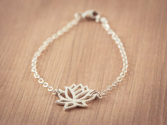 lucky lotus plant bracelet lotus flower flower shaped bracelet dance ball yoga petal bracelet fashion gold and silver wedding gift jewelry
lucky lotus plant bracelet lotus flower flower shaped bracelet dance ball yoga petal bracelet fashion gold and silver wedding gift jewelry