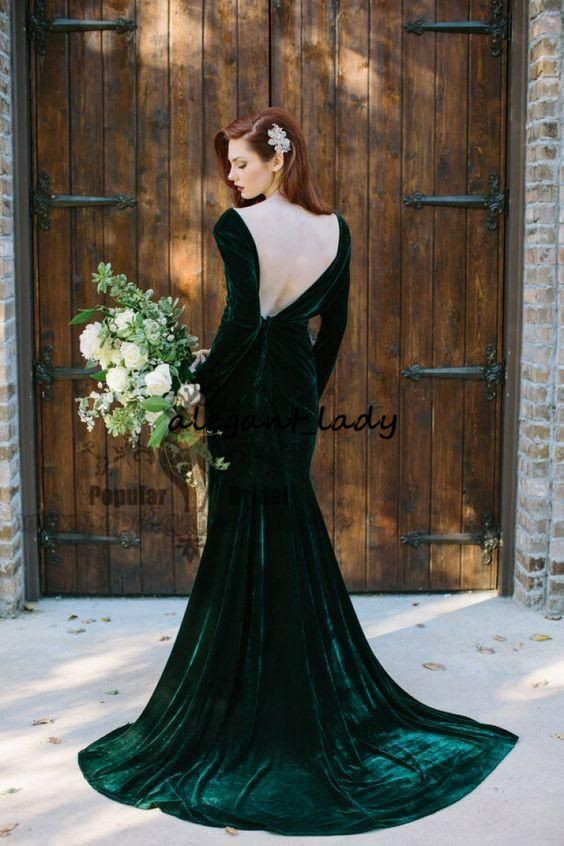 Vintage Emerald Green Velvet Mermaid Wedding Dresses with Long Sleeve 2019 Backless V-neck Sweep Train Bohemain Beach Bridal Wedding Gown
