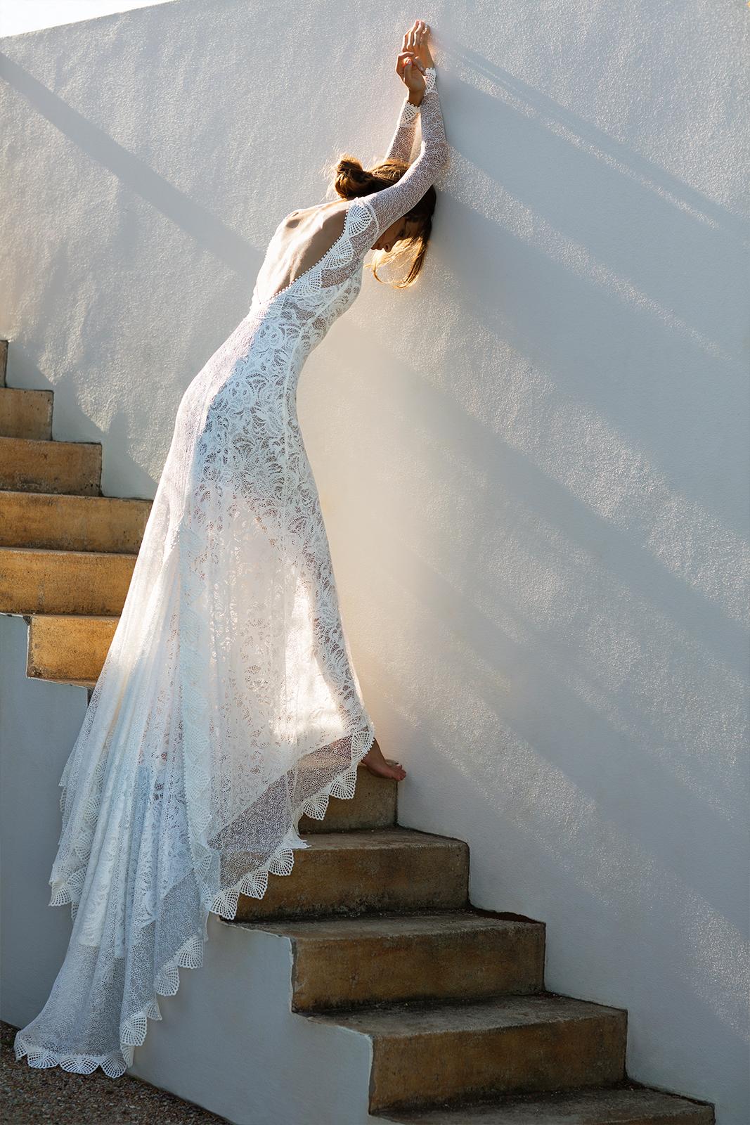 Modest Long Sleeve Dresses V Neck Lace Front Split Sexy Backless Sweep Train Mermaid Wedding Gowns Illusion Plus Size Bridal Dress