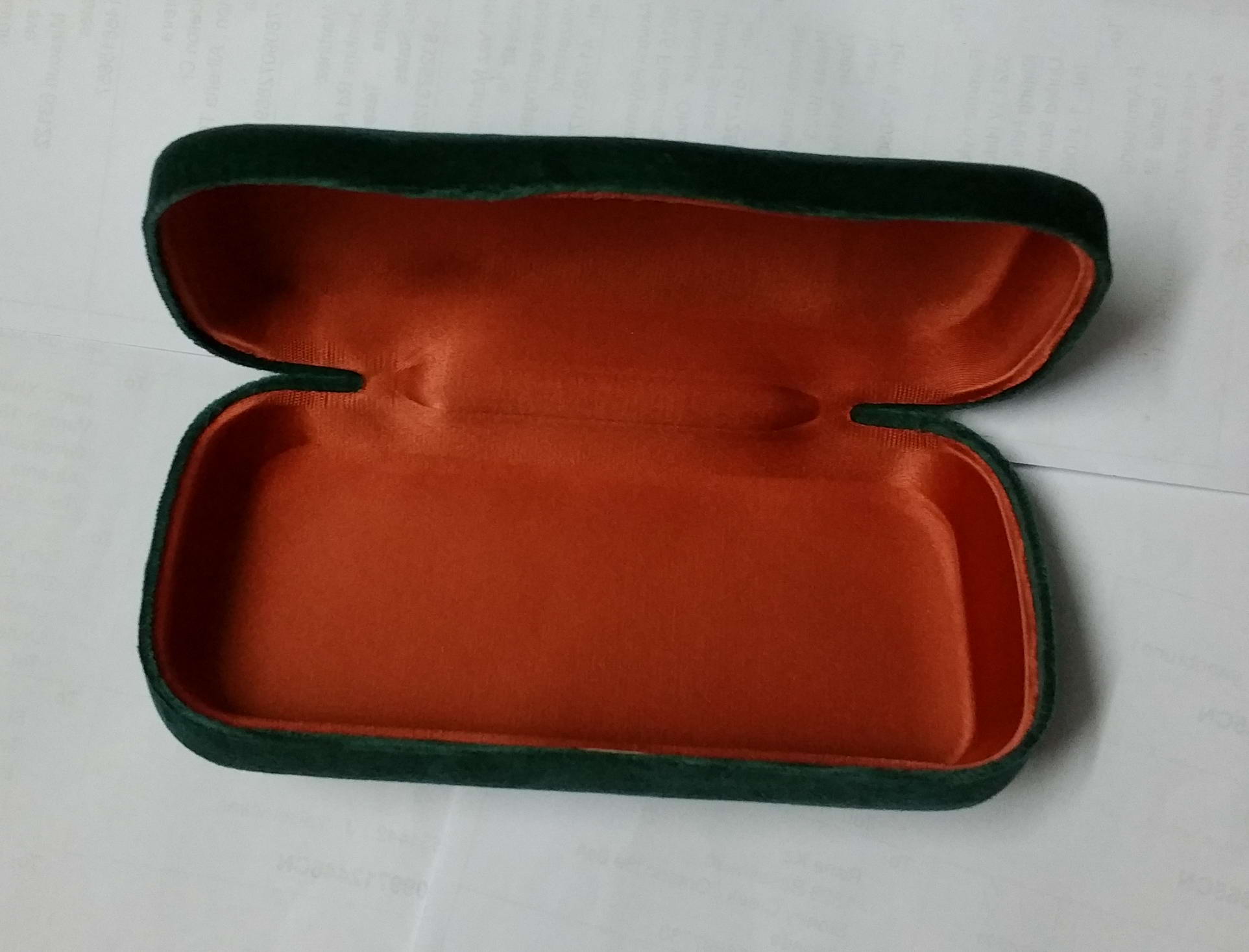 Green Hard Shell Velvet Sunglasses & Eyeglasses Case Purple Lime Velvet Hard Case Box + Cloth & Silk pouch Nice New
Green Hard Shell Velvet Sunglasses & Eyeglasses Case Purple Lime Velvet Hard Case Box + Cloth & Silk pouch Nice New