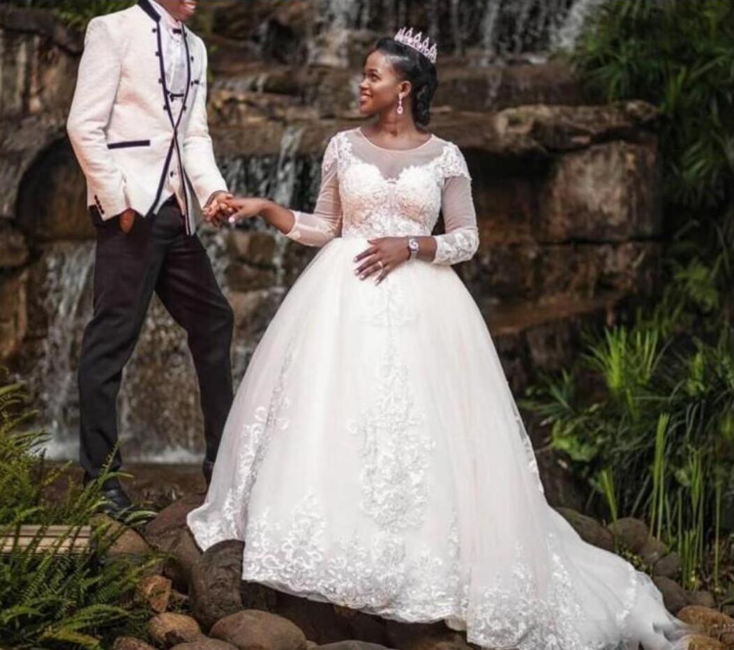 Plus Size African Wedding Dresses Jewel Neck Appliques Hollow Back Court Train Lace Bridal Gowns Contry Style Long Sleeve Wedding Dress