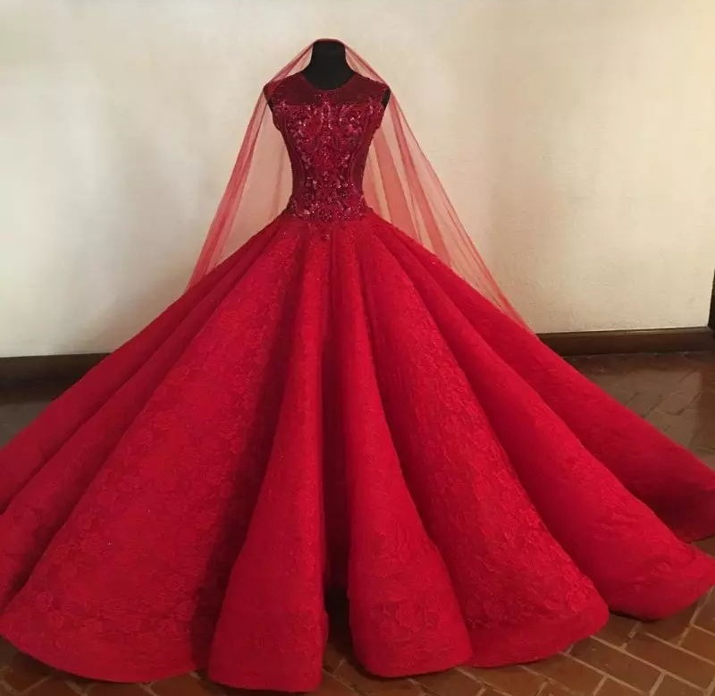 Amazing Dubai Red Prom Dress Crystal Beaded Lace Ball Gown Princess Red Carpet Dress Amazing Sleeveless Lace Evening Gown Quinceanera Dress