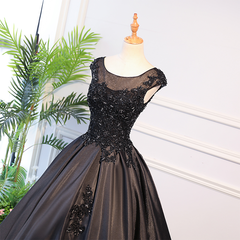 2020 High Quality Lace Black Ball Gown Quinceanera Dresses Beaded Crystal Formal Party Gown Vestidos De 15 Anos QC1272