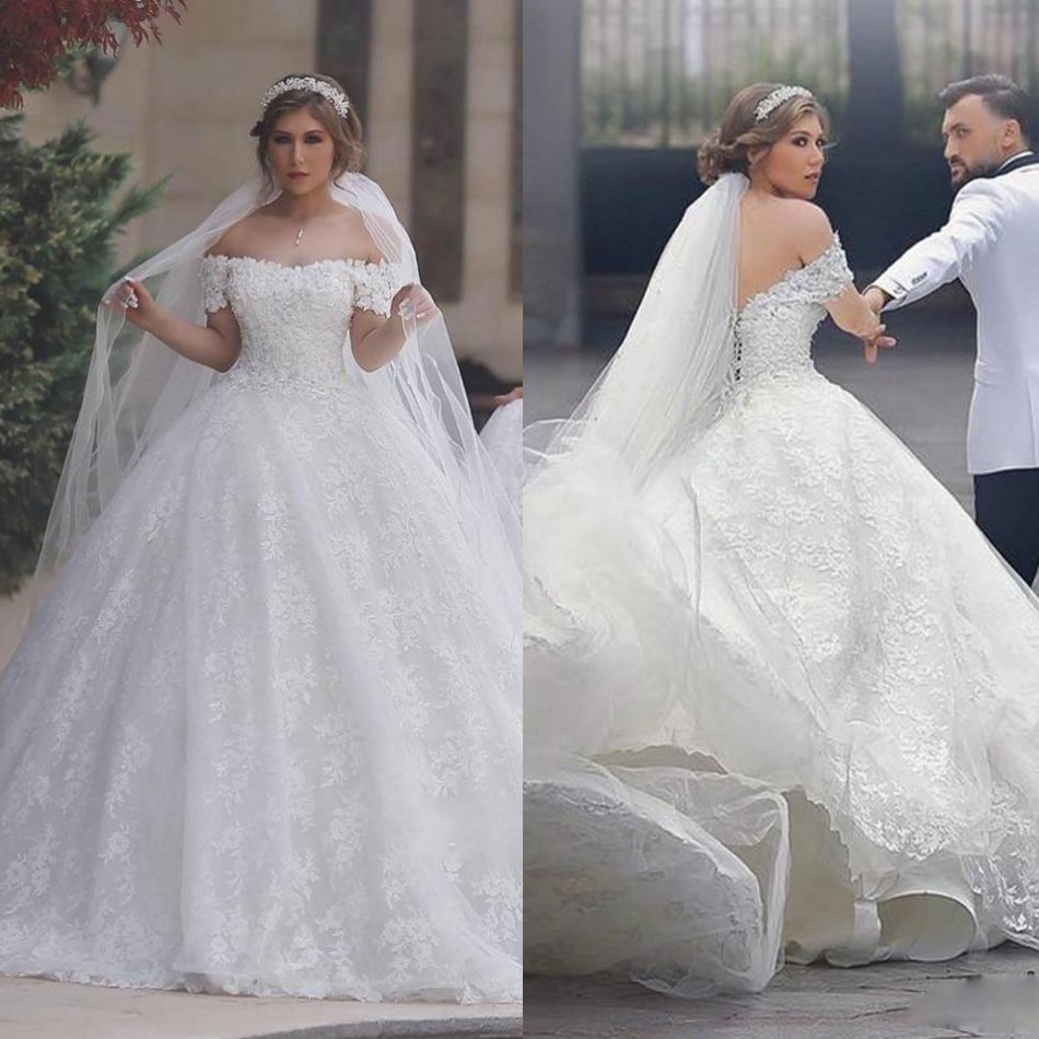 Sexy Off Shoulder Ball Gown Wedding Dresses Lace Backless Bridal Gowns 3D Appliqued Chapel Train Plus Size Muslim Wedding Gowns