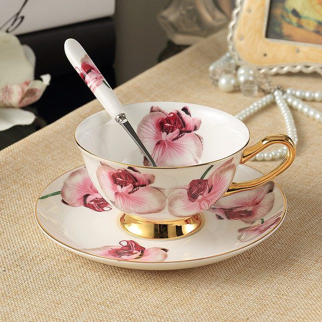 Elegant Bone Porcelain China Tea Coffee Cups And Saucer Spoon Set Ceramic British Style Afternoon Tea Cup Set Gift