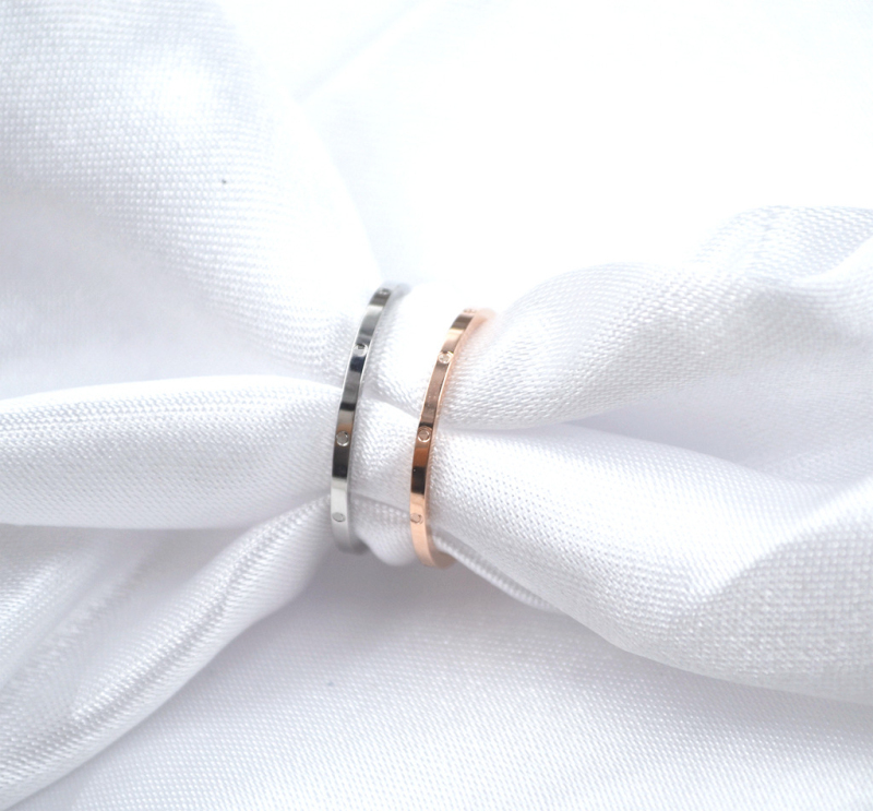 Fashion Silver Titanium Steel Gloss Ring, Titanium Steel Jewellery Couple Rings Women Rose Gold Rings Dots Japan and South Korea Wind