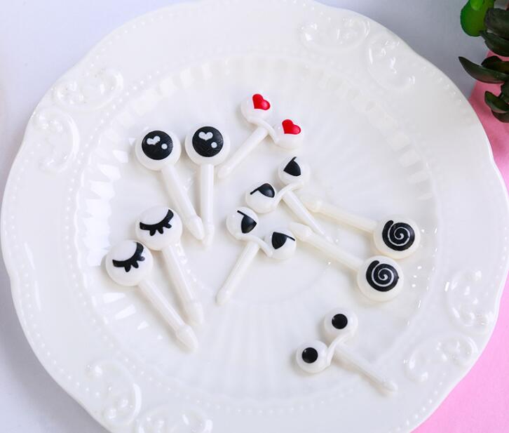 Cartoon Fruit Fork Reusable Plastic Fruit Fork Toothpicks Mini Eye Animals Fruit Fork Decorative Kitchen Tools