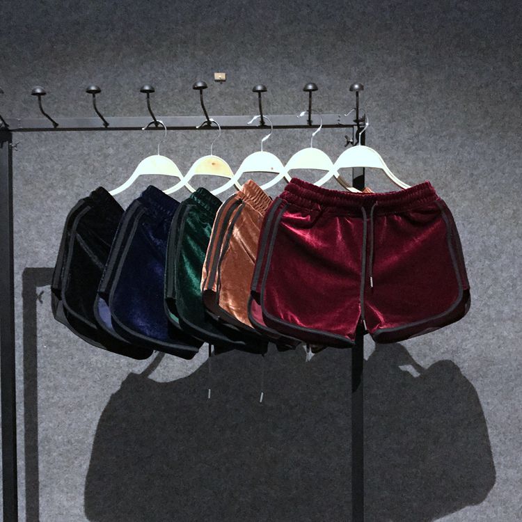 Spring summer 2018 women fashion velvet shorts sexy veludo short feminino woman casual hotpants pantalones cortos mujer
Spring summer 2018 women fashion velvet shorts sexy veludo short feminino woman casual hotpants pantalones cortos mujer