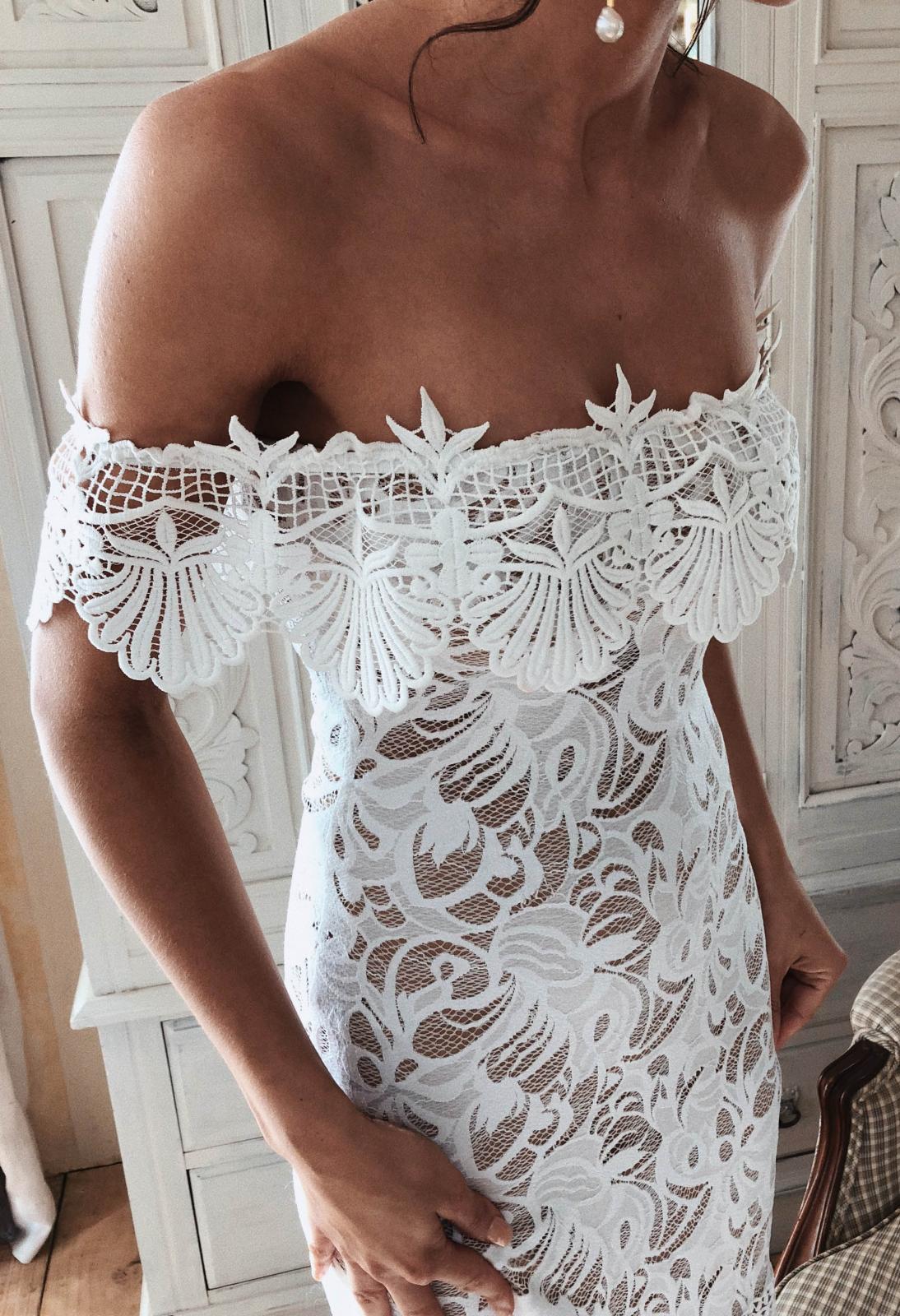 Lace Mermaid Wedding Dresses Off The Shoulder Sweep Train Sexy Back Gorgeous Country Bridal Dress Bohemian Plus Size Beach Wedding Gowns