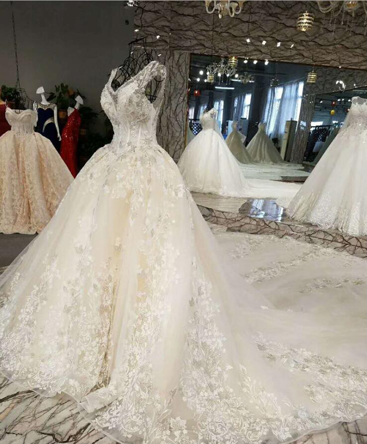 Real Pictures Dresses V Neck Beading Appliques Lace Up Back Sweep Train Dubai Arabic Bridal Gowns Wedding Dress