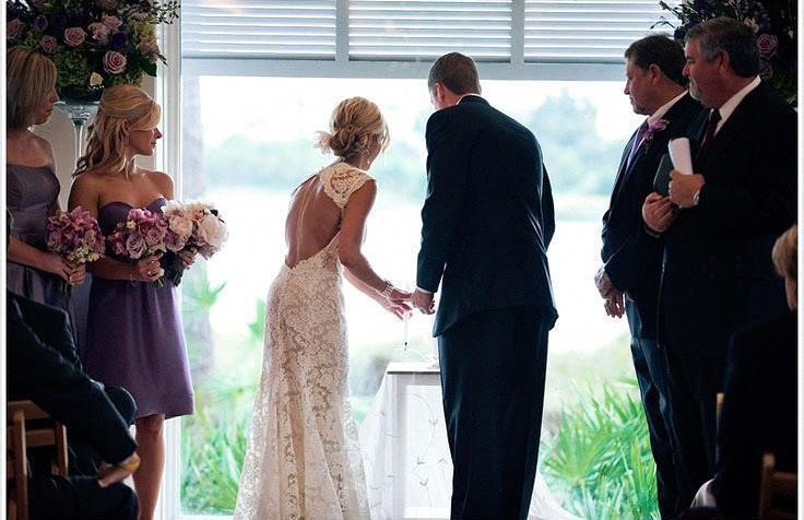 Full Lace Wedding Dresses Country Style Pluging V-neck Cap Sleeves Keyhole Back A Line Vintage Custom Made Bridal Gowns