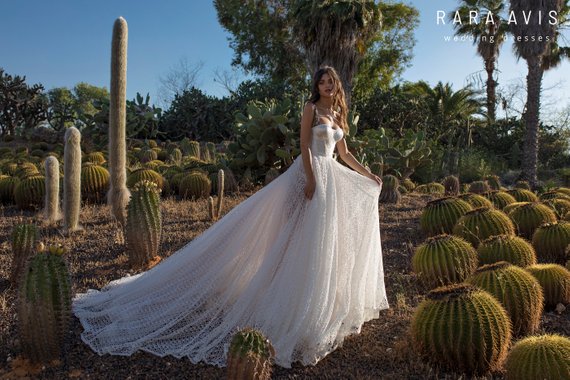 New Boho Lace Wedding Dresses Spaghetti Backless Wedding Bridal Gowns Sweep Train A Line Bohemian Beach Wedding Dress abiti da sposa