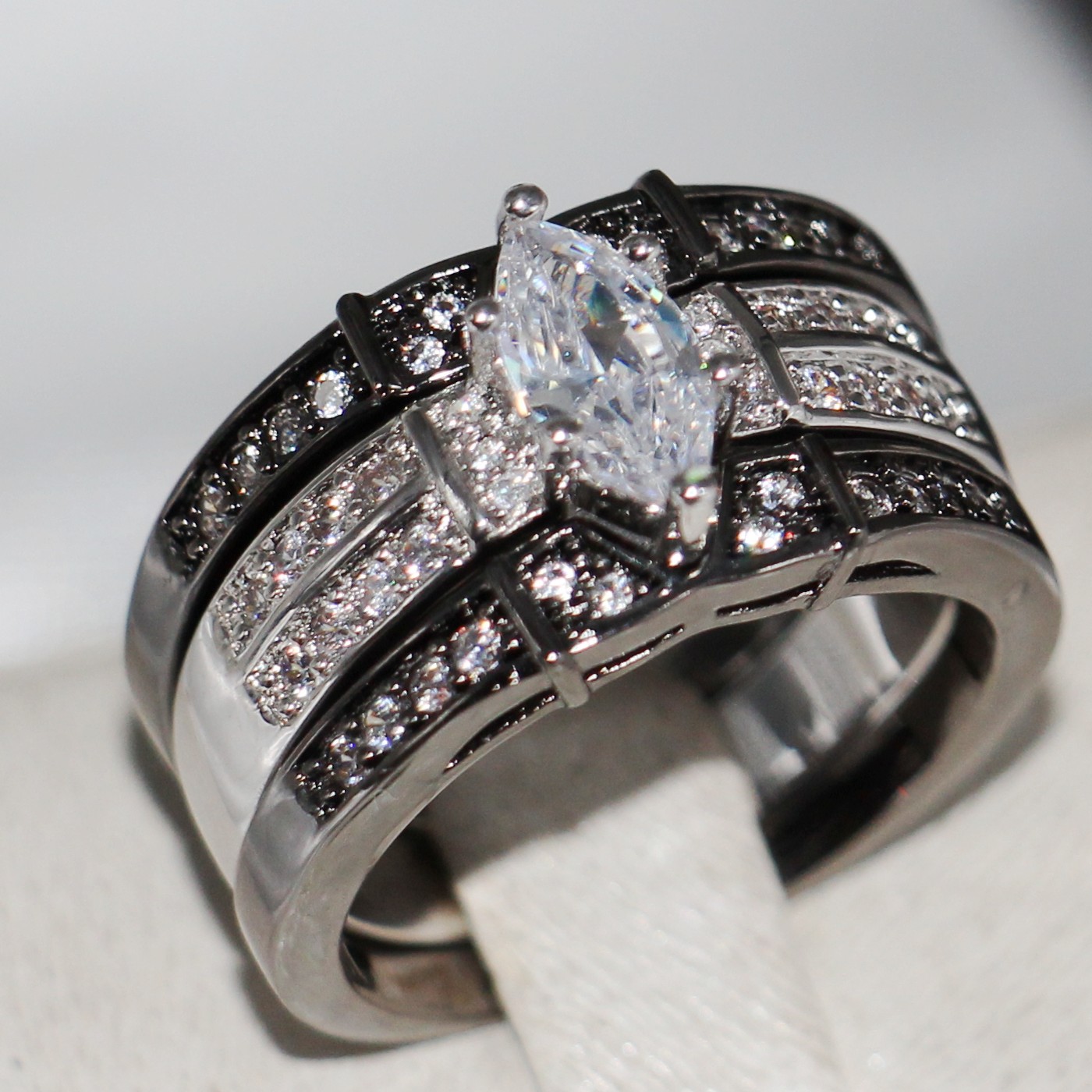 Vintage Fashion Jewelry High Quality 14KT White&Black Gold Filled Marquise CZ Diamond Topaz Gemstones 3 IN 1 Wedding Couple Ring Set Gift