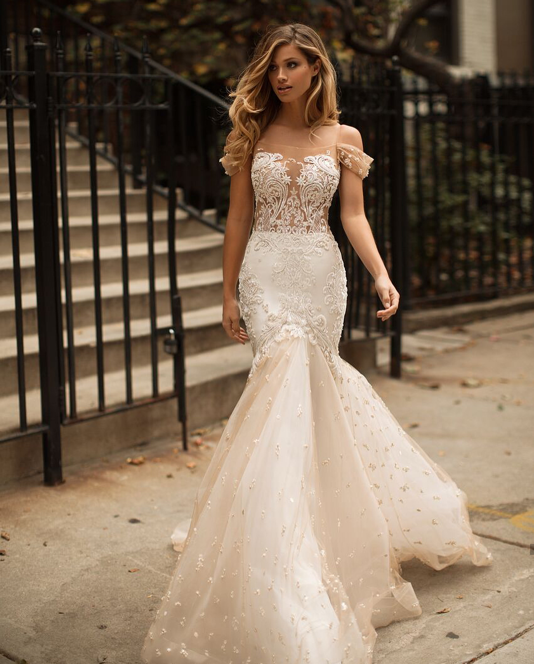 New Arrival Mermaid Wedding Dresses Off Shoulder See Through Lace Appliques Major Beading Bridal Gowns Vintage Beach Wedding Dress