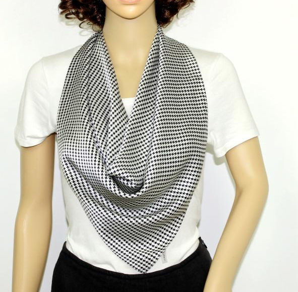 New square men women Swallow Gird Silk Scarf Pure Silk Satin Scarves shawl wrap Neckerchiefs 12MM thick 70*70cm Unisex #4057
New square men women Swallow Gird Silk Scarf Pure Silk Satin Scarves shawl wrap Neckerchiefs 12MM thick 70*70cm Unisex #4057