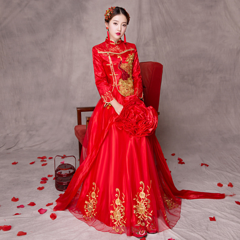New peacock pattern Chinese traditional dress Classical Wedding long vestido elegant Red wedding dress Oriental Cheongsam ethnic clothing
New peacock pattern Chinese traditional dress Classical Wedding long vestido elegant Red wedding dress Oriental Cheongsam ethnic clothing