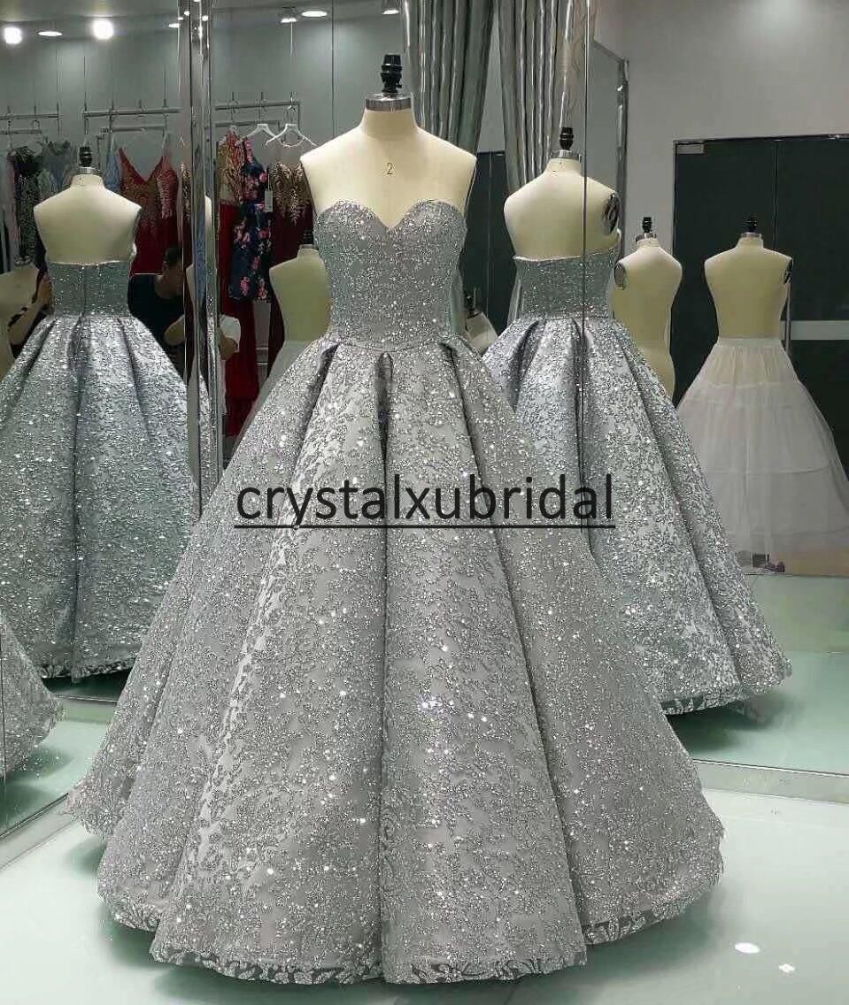 2018 Sexy Real Image Quinceanera Ball Gown Dresses Sweetheart Gray Gold Full Lace Sequins Bling Beaded Plus Size Party Prom Evening Gowns
2018 Sexy Real Image Quinceanera Ball Gown Dresses Sweetheart Gray Gold Full Lace Sequins Bling Beaded Plus Size Party Prom Evening Gowns