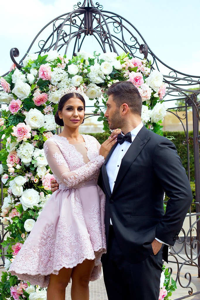 Light Pink Homecoming Dresses V Neck Lace Appliques High Low Long Sleeve Prom Dress Short Gowns Party Wear Abrabic Evening Gowns