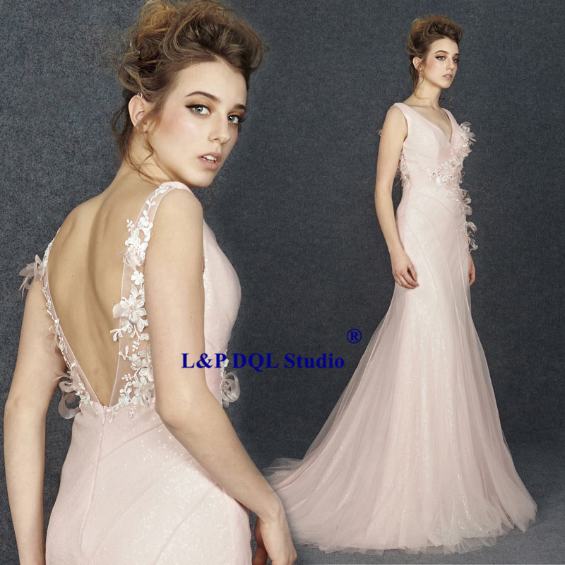 Sexy Blush Mermaid Evening Dresses V-Neck Sleevess Pleats Tulle Shining Sequins Long Prom Dresses Evening Gowns Floral Applique Runway Gowns, Same as picture
Sexy Blush Mermaid Evening Dresses V-Neck Sleevess Pleats Tulle Shining Sequins Long Prom Dresses Evening Gowns Floral Applique Runway Gowns, Same as picture