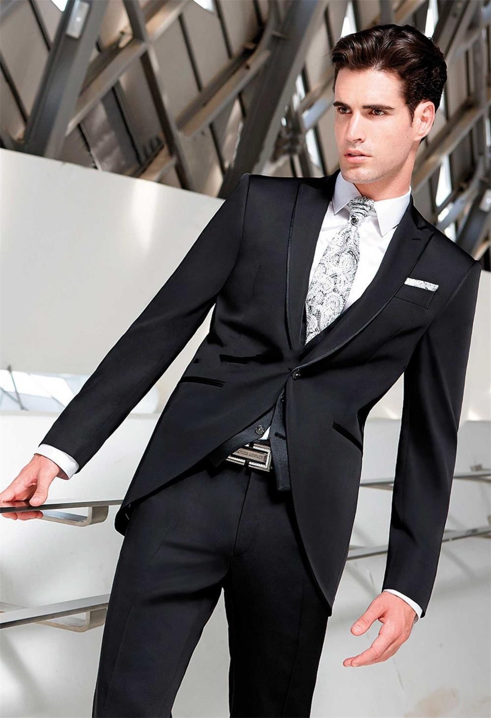 Black Men Wedding Tuxedos Peak Lapel One Button Groom Tuxedos Excellent Men Dinner Prom Blazer 3 Piece Suit(Jacket+Pants+Tie+Vest) 778