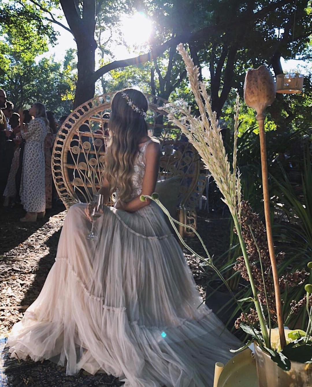 Bohemian Dresses Deep V Neck Sweep Train Sexy Backless Lace Appliques Vintage Bridal Gowns Custom Made Plus Size Wedding Dress