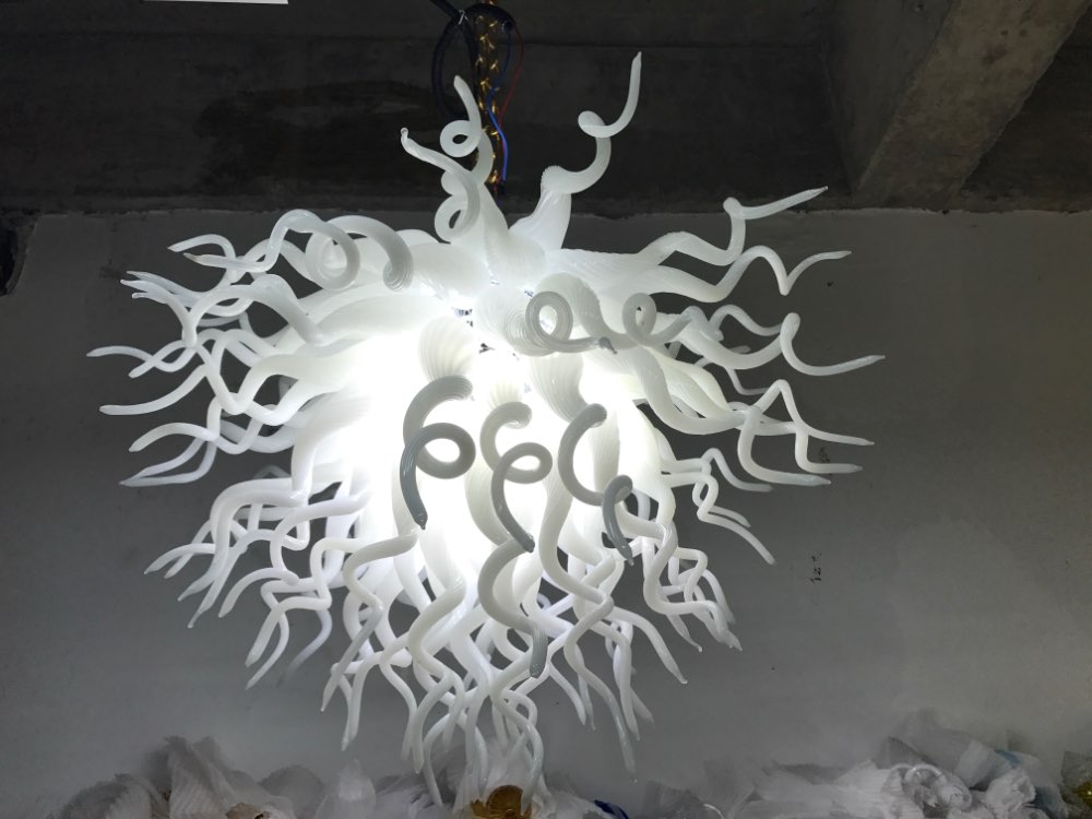 Pendant Lamps White Crystal Chandeliers American and European Hand Blown Glass Chandelier Wedding Decorative LED Pendant-Lamp for Home Bedroom Decor
Pendant Lamps White Crystal Chandeliers American and European Hand Blown Glass Chandelier Wedding Decorative LED Pendant-Lamp for Home Bedroom Decor