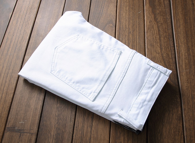 Mens Distressed Ripped White Black zipper Jeans Slim Fit Designer Straight Leg Biker Contrast Color Denim Pants Streetwear Stretchy fabric.Young men's pants, Jb1873 white
Mens Distressed Ripped White Black zipper Jeans Slim Fit Designer Straight Leg Biker Contrast Color Denim Pants Streetwear Stretchy fabric.Young men's pants, Jb1873 white