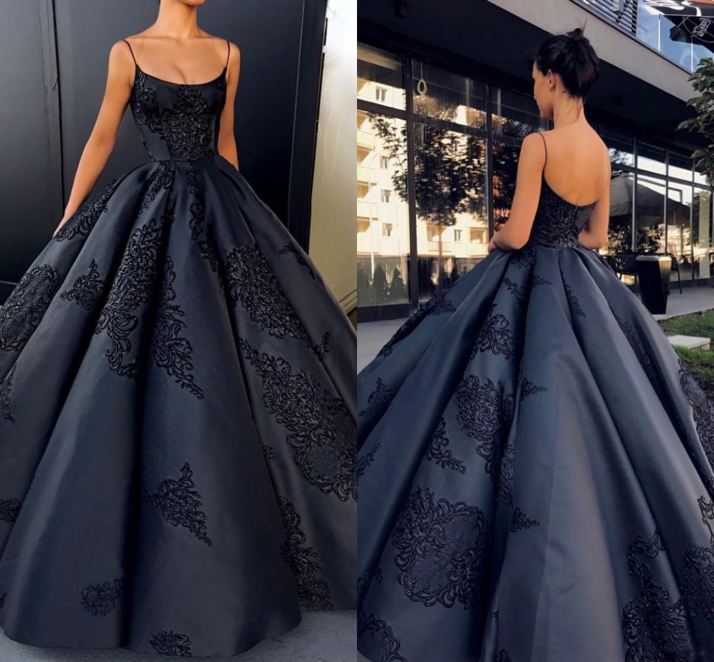 2018 Luxury Ball Gown Evening Dresses Spaghetti Straps Appliques Lace Satin Ruffles Backless Celebrity Dresses Black Formal Evening Dress, Blue
2018 Luxury Ball Gown Evening Dresses Spaghetti Straps Appliques Lace Satin Ruffles Backless Celebrity Dresses Black Formal Evening Dress, Blue