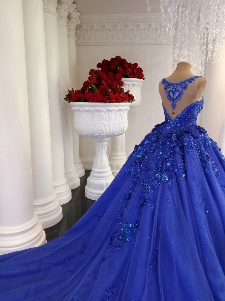Royal Blue Ball Gown Prom Dresses 3D Floral Appliqued Lace Jewel Neck Evening Gowns Chapel Train Formal Pageant Party Dress