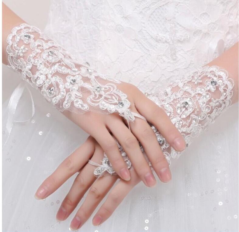 Bridal Gloves, Unigue Bridal Gloves, Svarovski Crystal, Wedding Ivory Lace Gloves