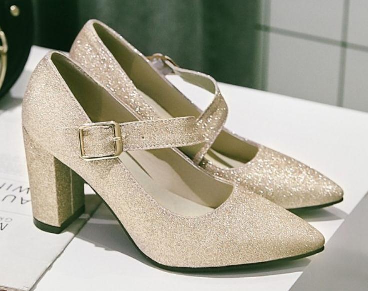Free send High heeled shoes women 2018 new style fashion Coarse heel pointed end Single shoes, Black
Free send High heeled shoes women 2018 new style fashion Coarse heel pointed end Single shoes, Black