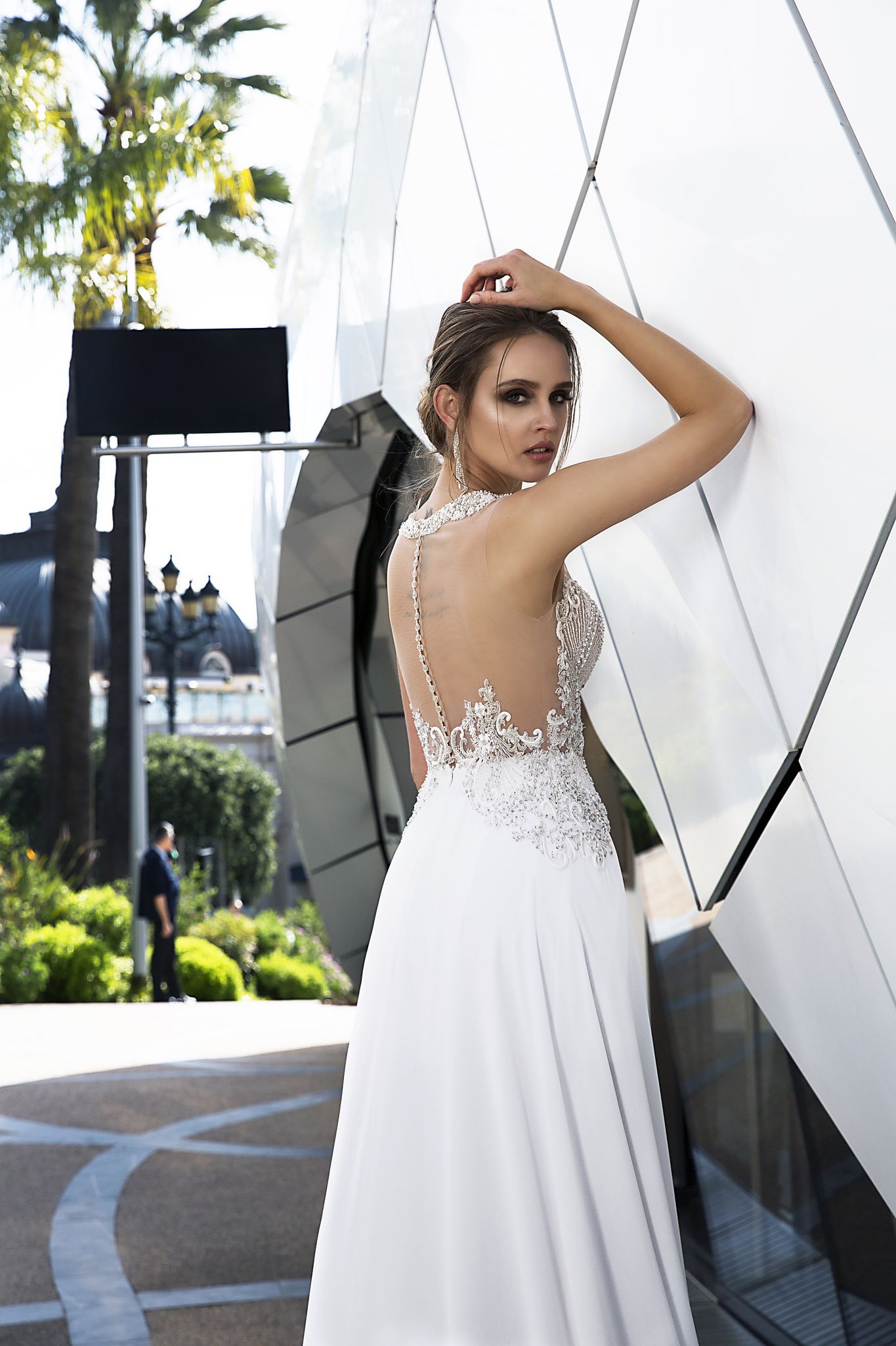 Illusion Boho Wedding Dresses High Side Split Jewel Neck Beaded Chiffon Lace Appliqued Rhinestone Beach Bridal Dress Sweep Train Wedding