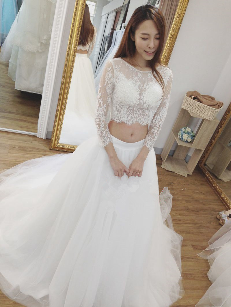 2018 Ivory 2 pieces Wedding Dresses Court Train Skirts Floral Lace Top Sexy Illusion Bridal gowns Cheap Wedding Dress Plus Size
2018 Ivory 2 pieces Wedding Dresses Court Train Skirts Floral Lace Top Sexy Illusion Bridal gowns Cheap Wedding Dress Plus Size