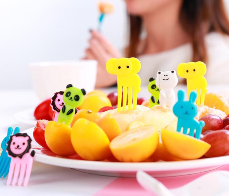 Cartoon Fruit Fork Reusable Plastic Fruit Fork Toothpicks Mini Eye Animals Fruit Fork Decorative Kitchen Tools