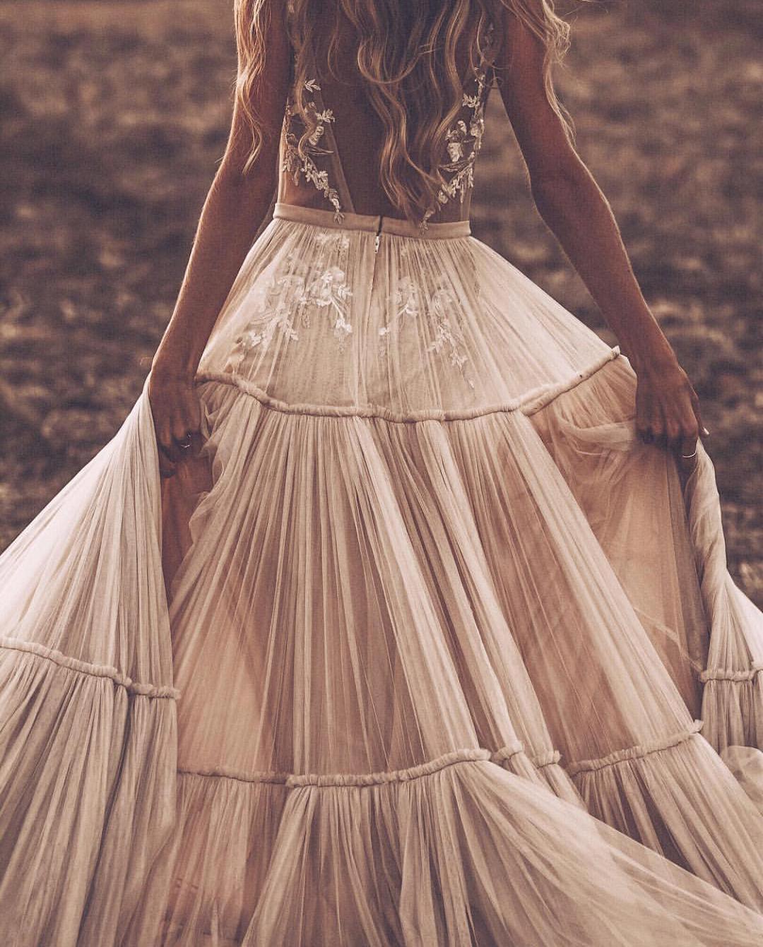 Bohemian Dresses Deep V Neck Sweep Train Sexy Backless Lace Appliques Vintage Bridal Gowns Custom Made Plus Size Wedding Dress