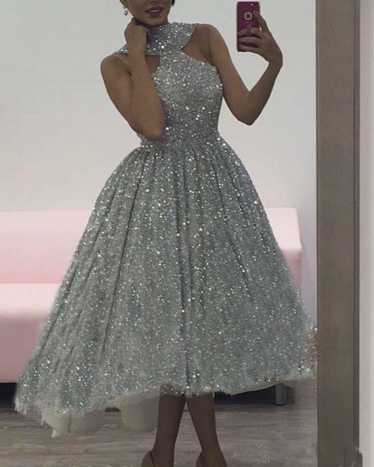 2018 Charming Silver Sequins Prom Dresses Halter Sleeveless Soft Fitting Hi-Low Cocktail Party Dresses Evening Party Gowns