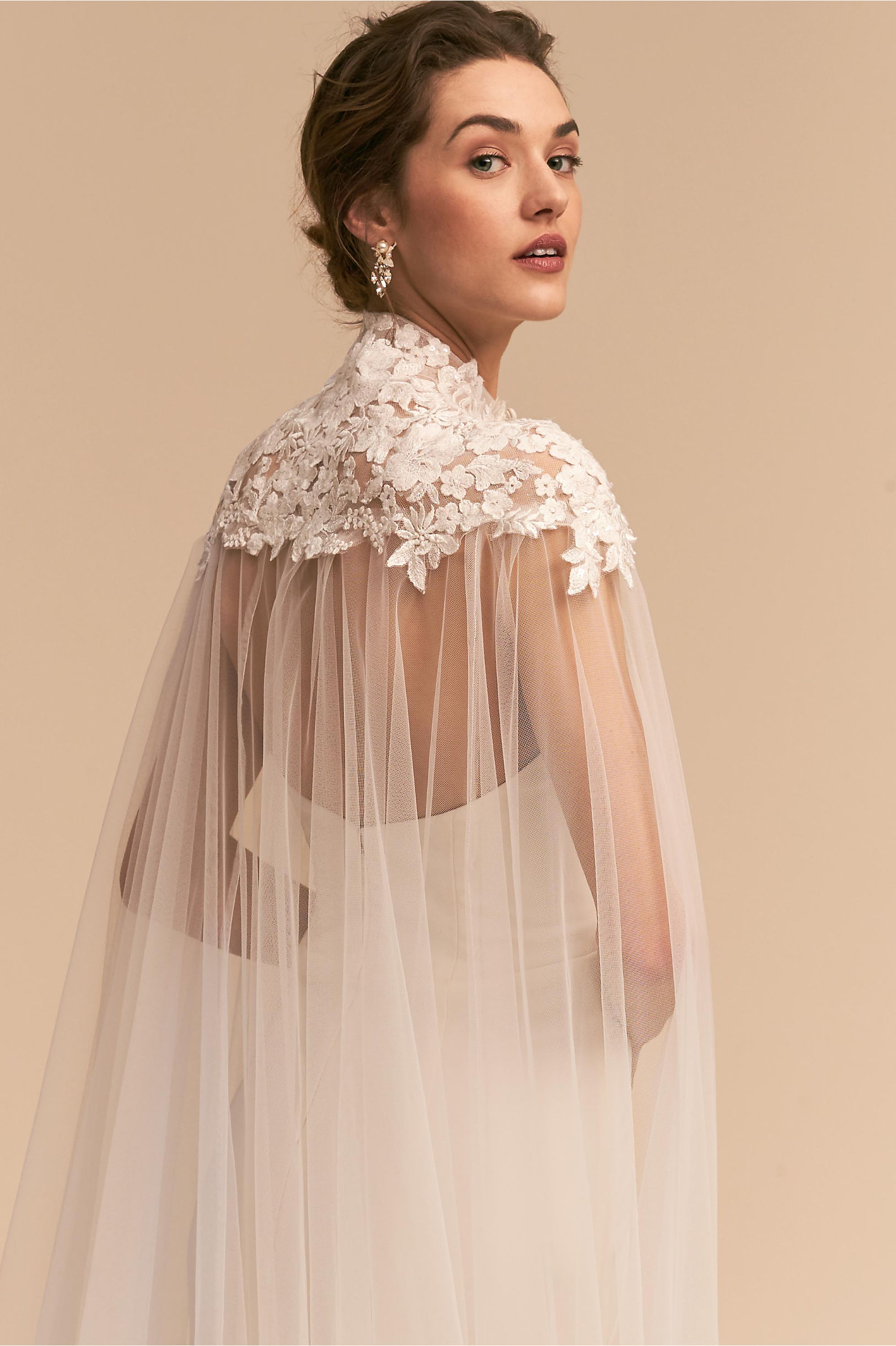 BHLDN Cape For Beach Wedding Applique High Neck Long Lace Tulle 3M Length Custom Made White Ivory Wedding Shawl For Bridal Cheap Wraps
