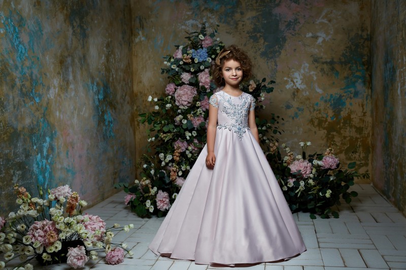 Pentelei 2019 Satin Flower Girl Dresses For Beach Weddings Lace Appliqued Little Kids Baby Gowns Cheap Jewel Neck Long Communion Dress