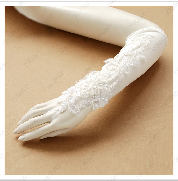 Angel Tree Wholesale In Stock Appliques Beading Wedding Glove Gants Mariage Woman Lace White Fingerless New Bride Gloves 2018