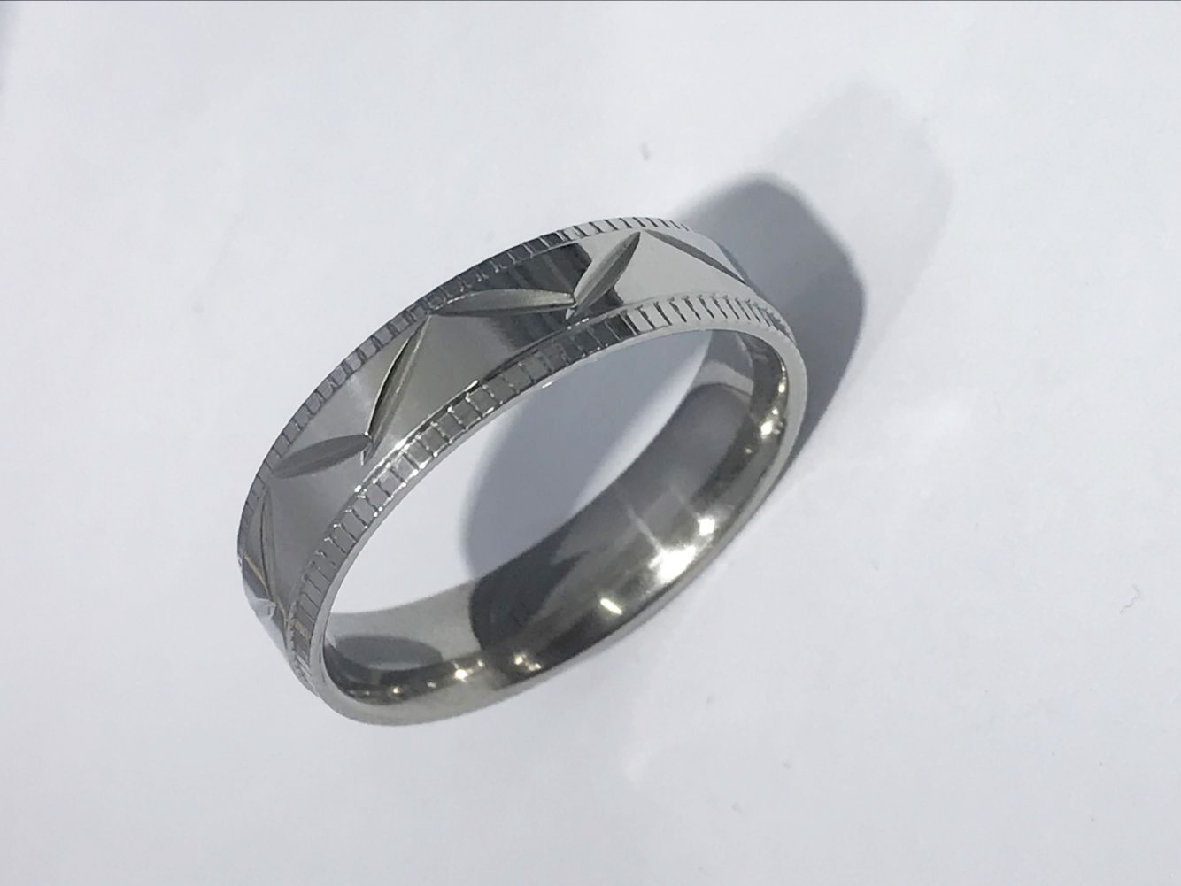 simple flower pattern smooth in white/black/gold ring Size 7/8/9/10/11 stainless Steel Rings for Women
simple flower pattern smooth in white/black/gold ring Size 7/8/9/10/11 stainless Steel Rings for Women
