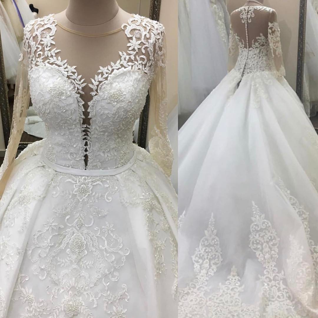 Vintage Lace Ball Gown Wedding Dresses Long Sleeves Sheer Neck Beaded Applique Tulle Open Back Chapel Train Bridal Wedding Gowns, White
Vintage Lace Ball Gown Wedding Dresses Long Sleeves Sheer Neck Beaded Applique Tulle Open Back Chapel Train Bridal Wedding Gowns, White