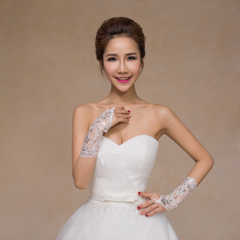 Modern Wedding Gloves Lace with Beads Women Bridal Party Glove Short White Fingerless Wedding Gloves of Wedding Accessories