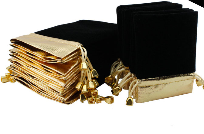 100pcs Gold side BLACK Velvet Drawstring Pouch Bag/Jewelry Bag Christmas/Wedding Gift Bags
100pcs Gold side BLACK Velvet Drawstring Pouch Bag/Jewelry Bag Christmas/Wedding Gift Bags