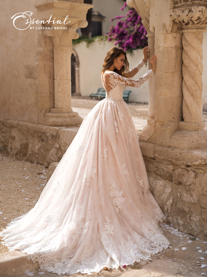 Modest Long Sleeve Dresses With Lace Appliqued Backless Bridal Gowns Sheer Jewel Neck Garden Country Wedding Dress Plus Size Gown