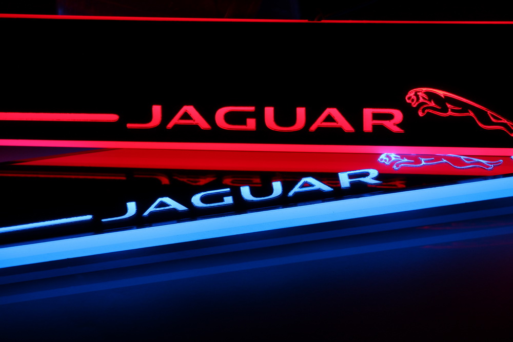 Pedal Car Exterior Parts LED Door Sill Scuff Plate Pathway Dynamic Streamer light For Jaguar XF 2012 - 2014 2015
Pedal Car Exterior Parts LED Door Sill Scuff Plate Pathway Dynamic Streamer light For Jaguar XF 2012 - 2014 2015
