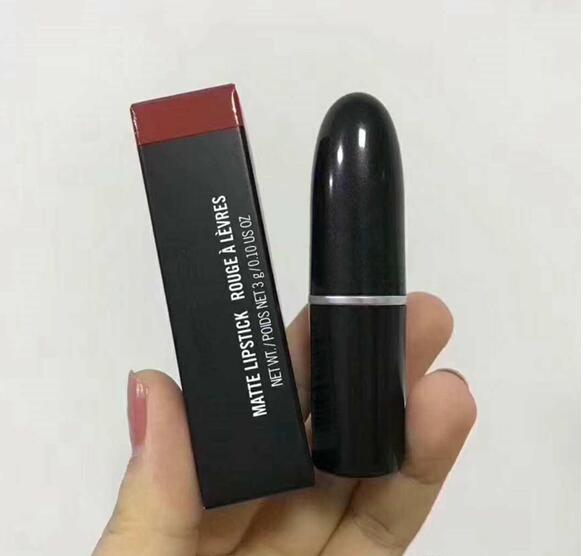 2020 NEW BRAND Matte Lipstick Lip Cosmetic Waterproof 12 Color 3g plastic tube Free Shipping, Mixed color
2020 NEW BRAND Matte Lipstick Lip Cosmetic Waterproof 12 Color 3g plastic tube Free Shipping, Mixed color