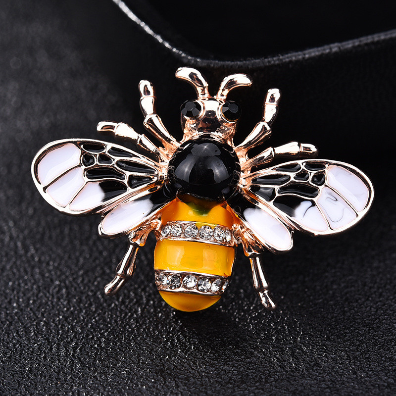 2018 Vintage Simulated Pearl Bee Pin Brooch Antique Pin Women Brooch Pin Costume jewelry Free Shipping, Gray
2018 Vintage Simulated Pearl Bee Pin Brooch Antique Pin Women Brooch Pin Costume jewelry Free Shipping, Gray