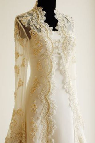 Champagne Lace Appliqued Plus Size Lace Beaded Long Sleeves Bridal Wedding Jackets Bolero Cape Wraps Shrug 2018
