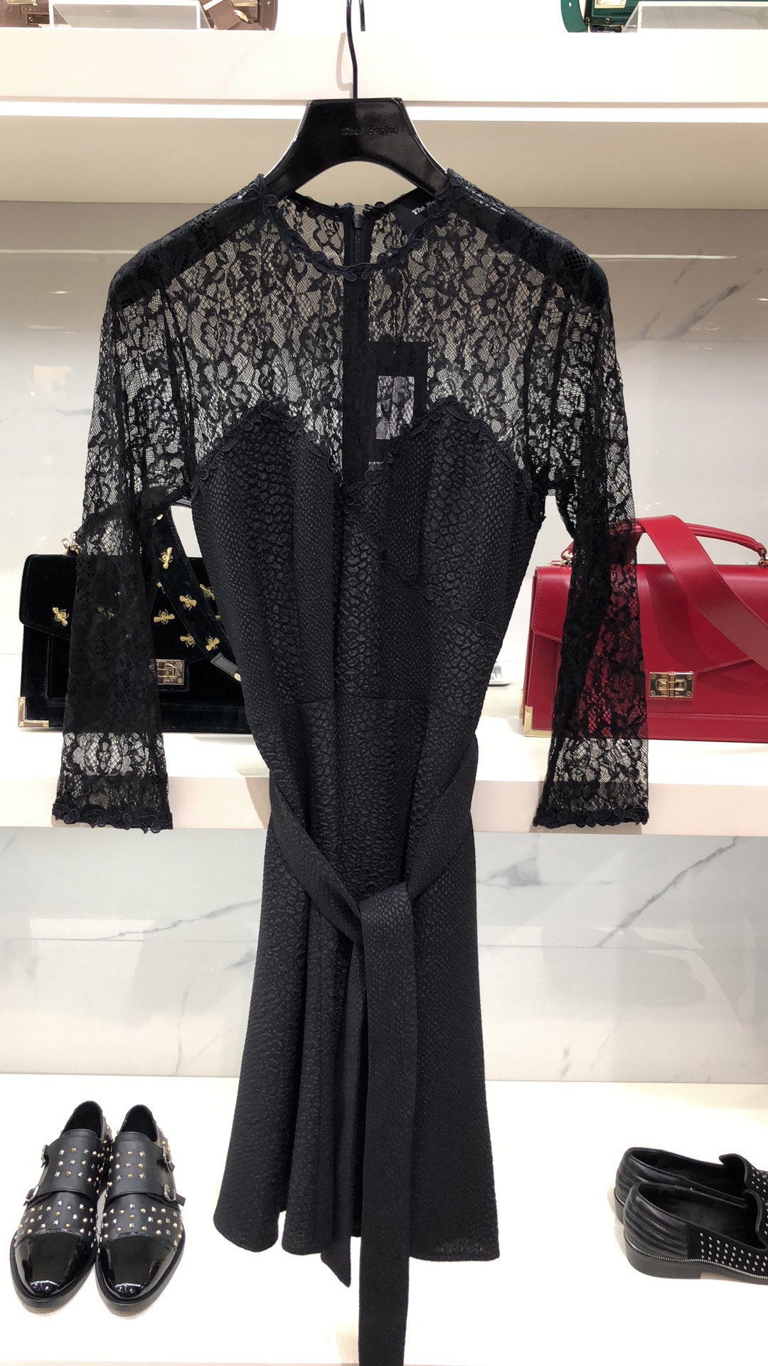 2018 Pure Color Three-Quarter Sleeves Crew Neck Lace Lady Dresses Women Dress MBLF83009 Spring Summer, Black
2018 Pure Color Three-Quarter Sleeves Crew Neck Lace Lady Dresses Women Dress MBLF83009 Spring Summer, Black